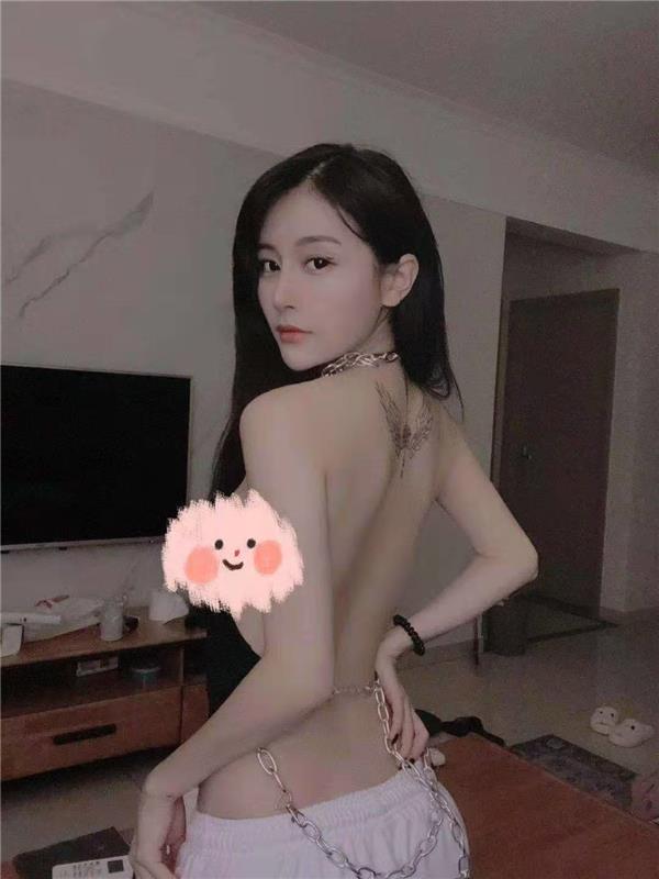 身材十分火爆的大美女