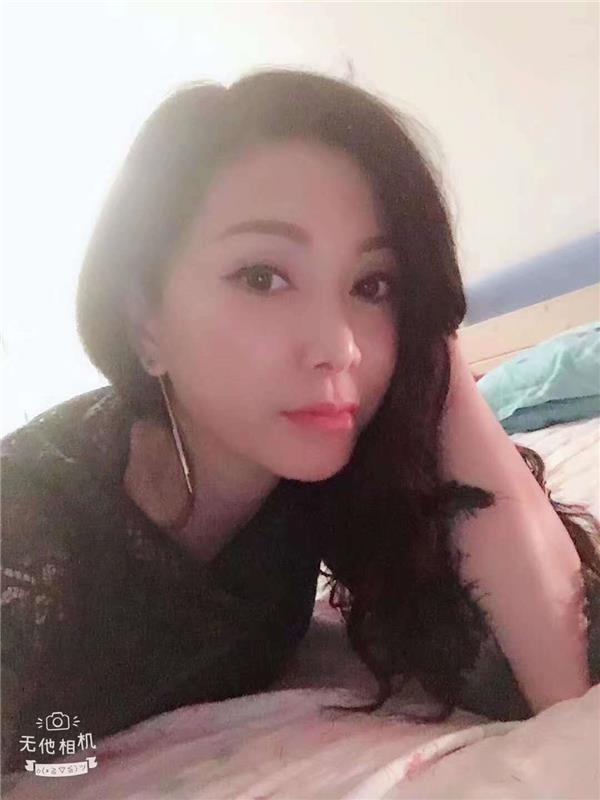 快活漂亮妹子