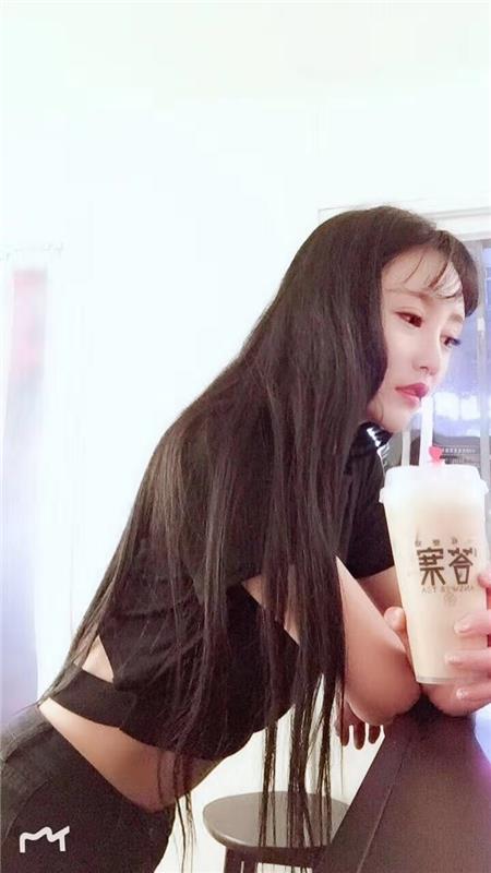 响螺湾附近的小妹儿