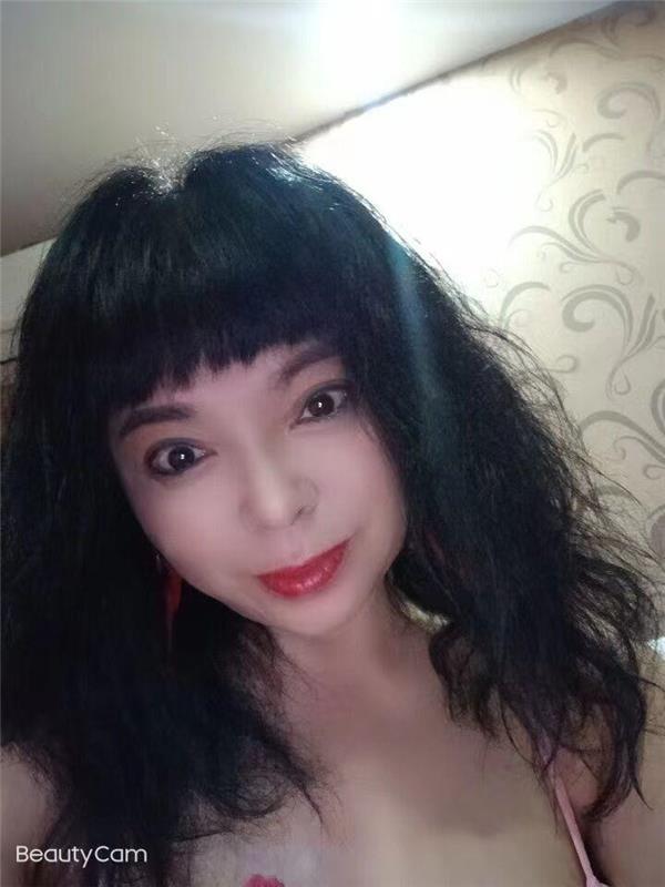 江苏无锡市梁溪区胸大屁股大，可以sm的少妇熟女