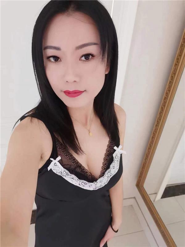 魅力丝足美女手法很好，服务绝对爽