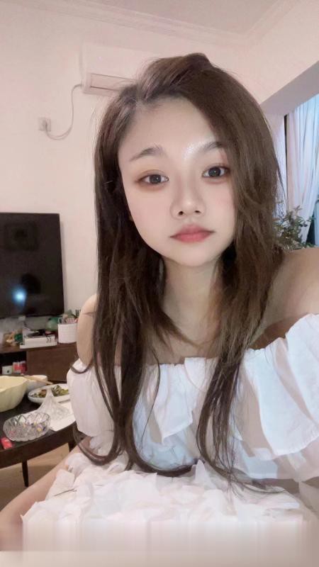 00后大奶妹