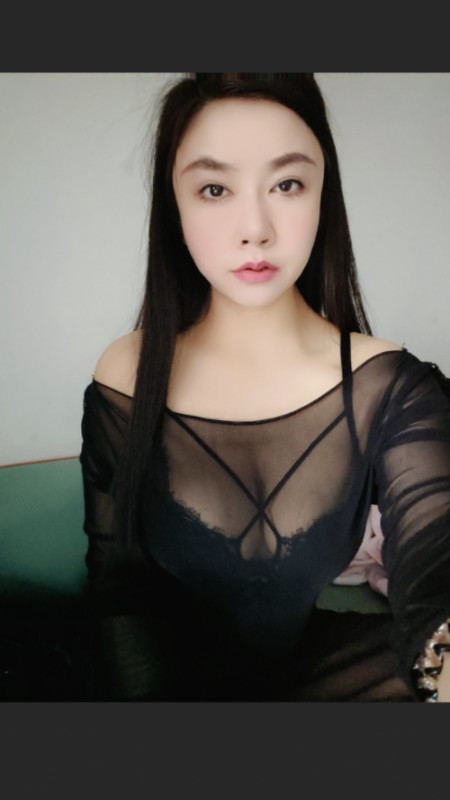 大胸美女艾微儿