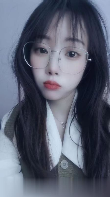 惠山区眼镜妹萌萌