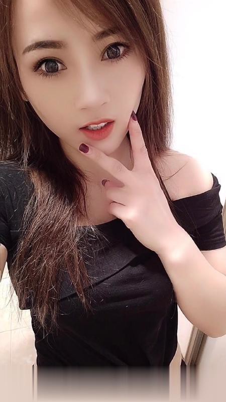 苗条靓妹菲菲
